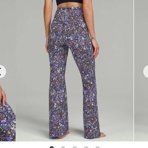 LULULEMON GROOVE SUPER HIGH RISE FLOWER BURST MULTI